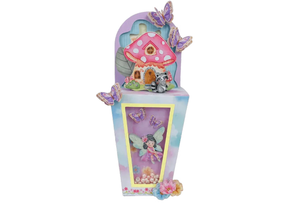 Cajita de papel con tema jardín de hadas, con hongo, mariposas y ventana transparente